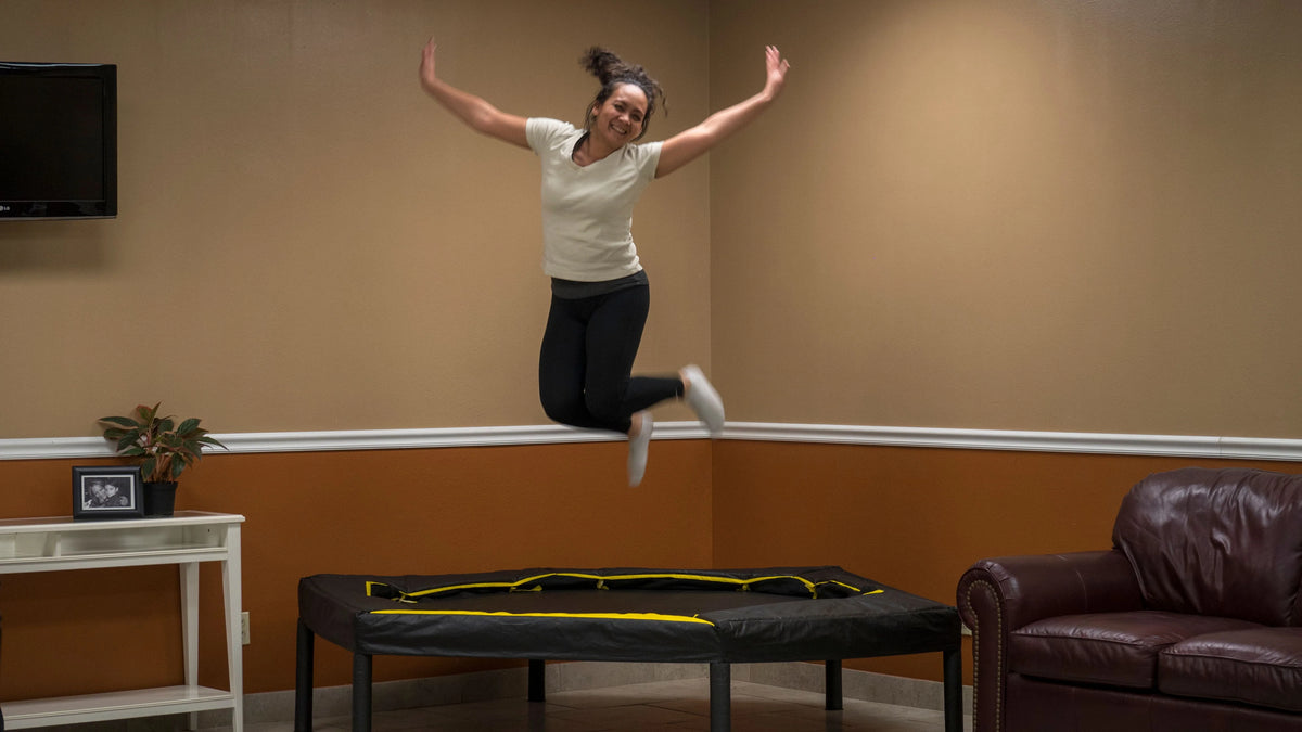 7.5-Foot Trampoline with Enclosure N888
