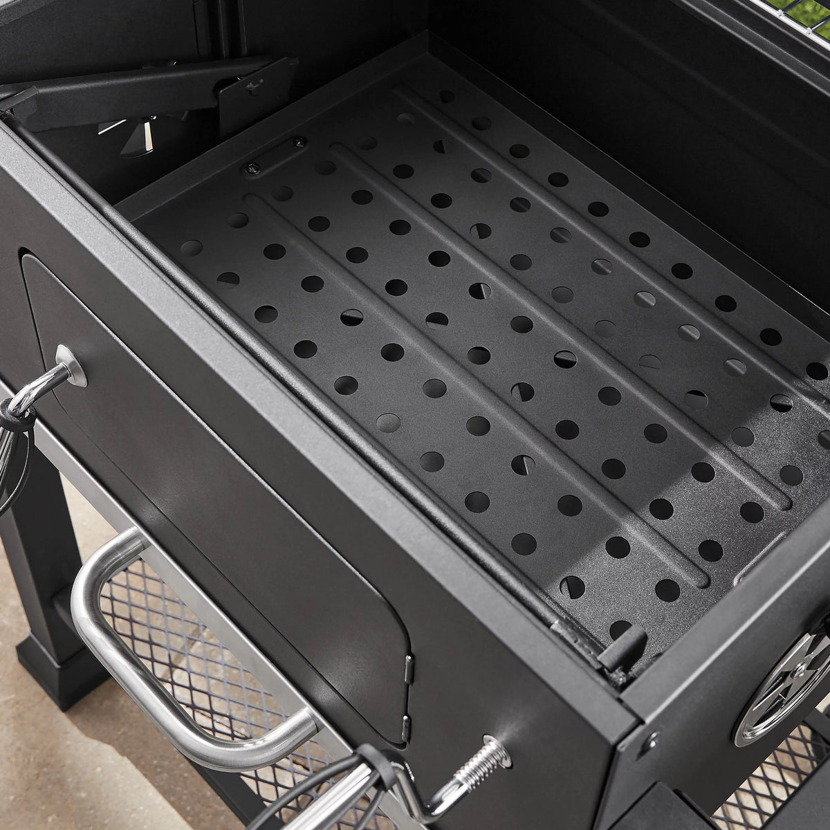 Heavy Duty 24-inch Charcoal Grill, Black L19639