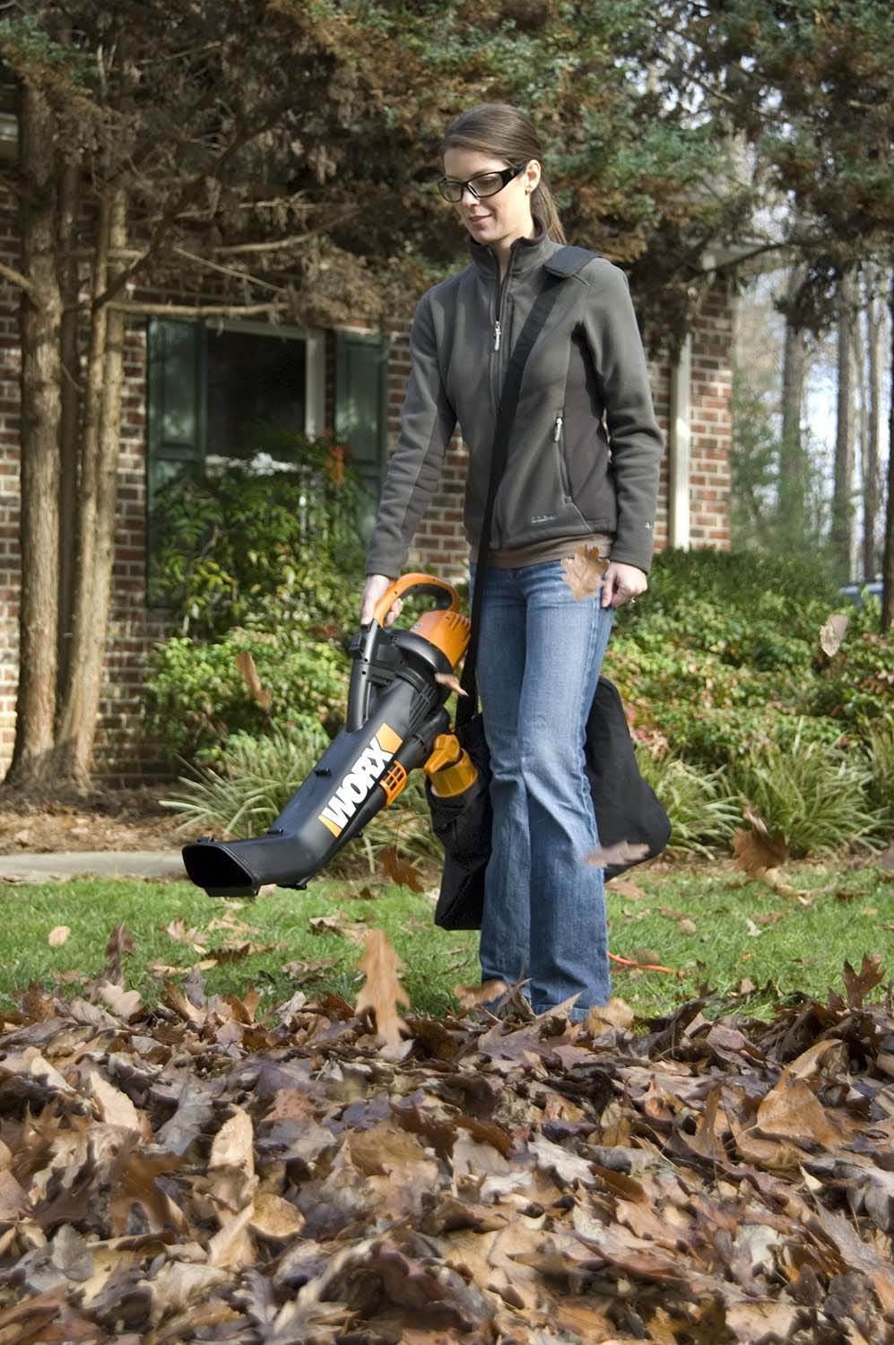 Corded Electric Blower/Mulcher/Vacuum L937