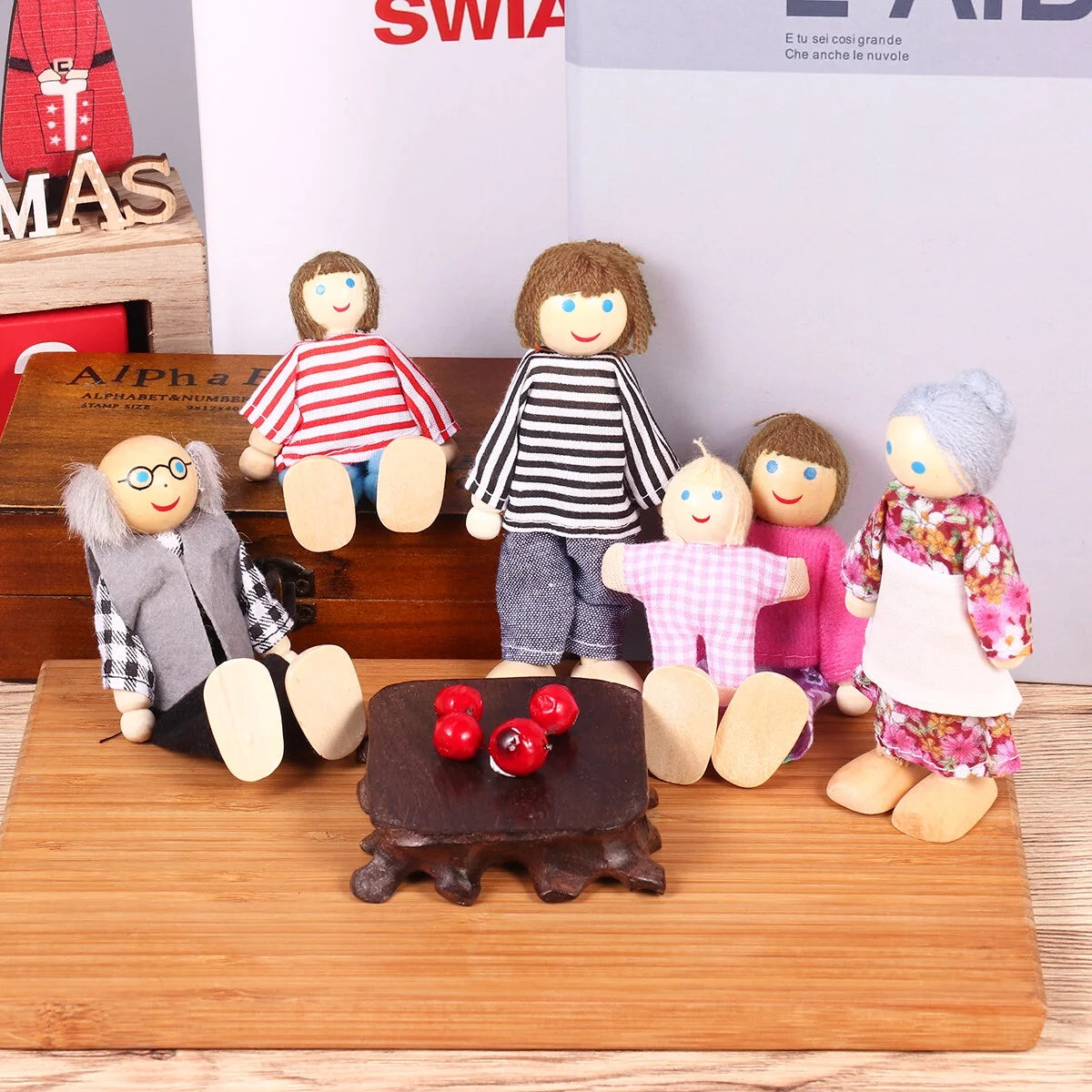 Wooden Dolls Playset Set of 7 People F220